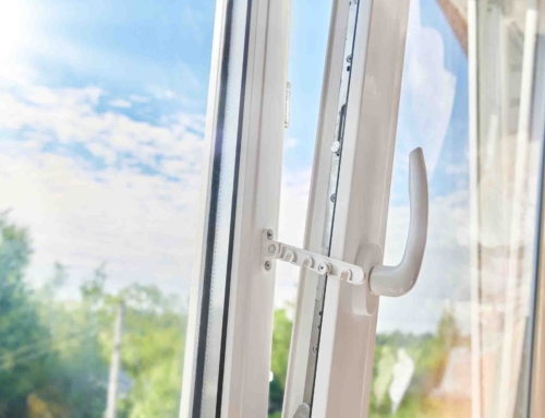 Okna plastikowe czy drewniane? Co wybrać?